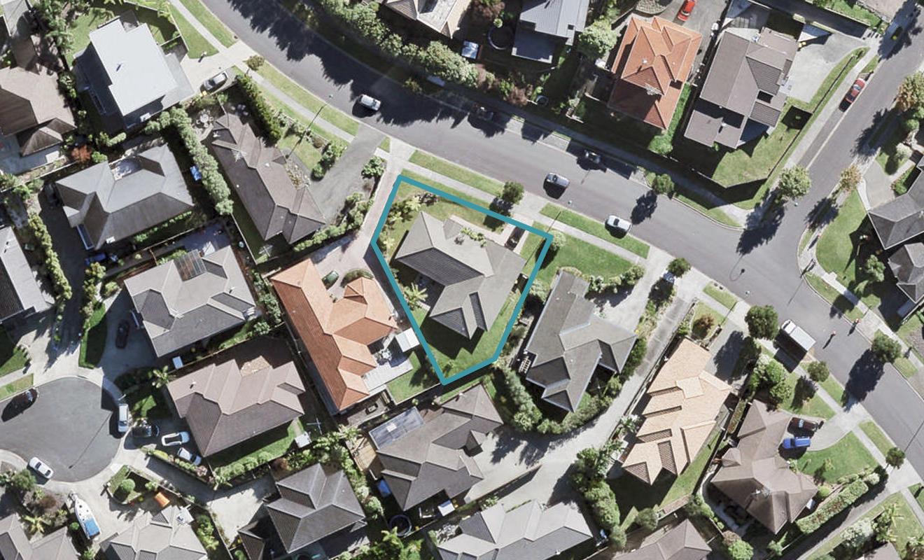 28 Rising Parade, Fairview Heights, Auckland - Carousel 1