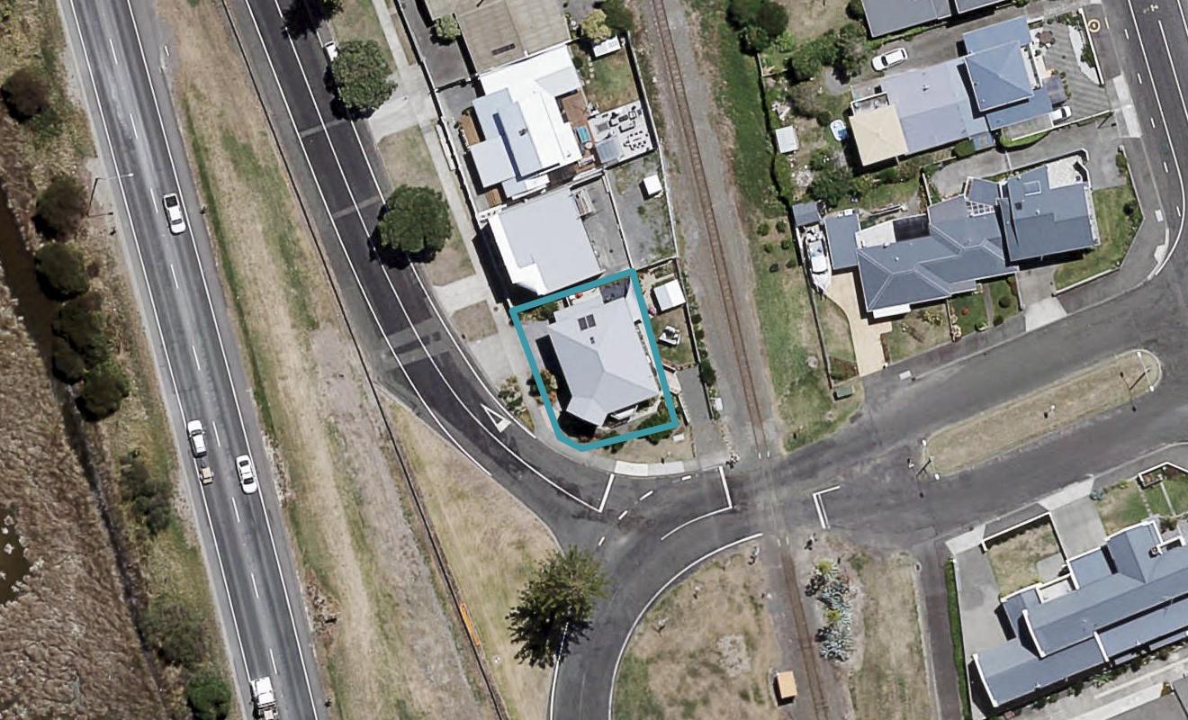 1 Pukeko Place, Westshore, Napier - Carousel 1