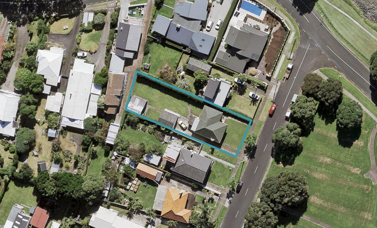 5 Shortt Avenue, Mangere Bridge, Auckland - Carousel 1