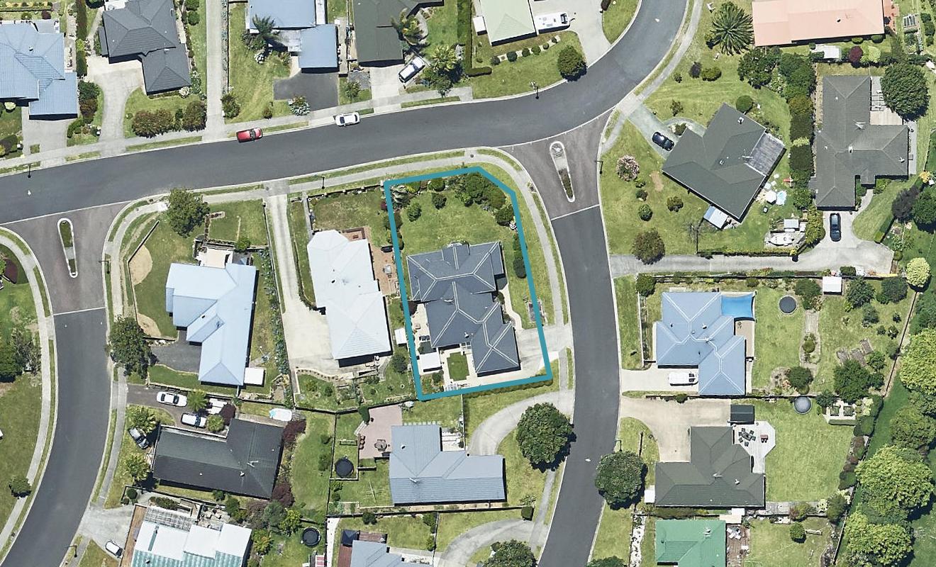 1 Highcroft Place, Welcome Bay, Tauranga - Carousel 1