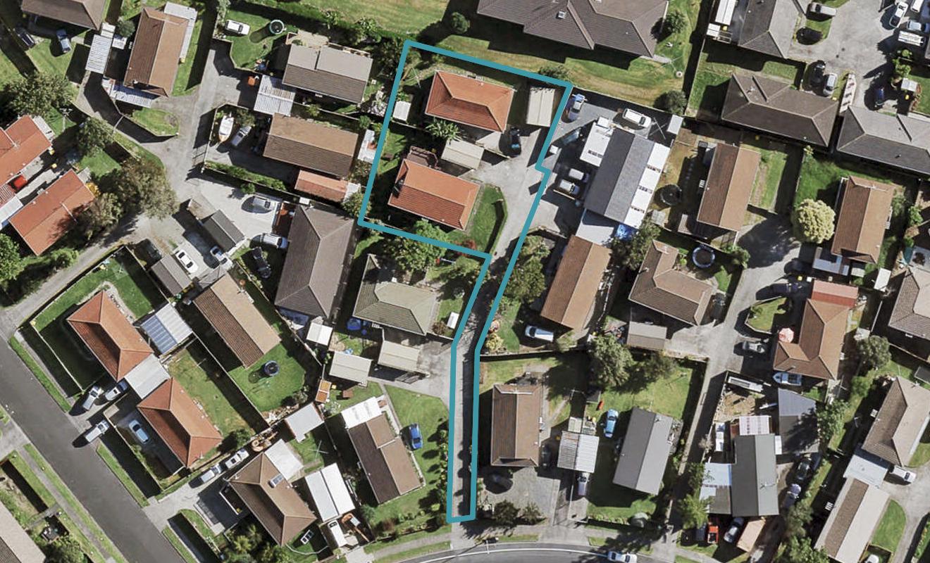 1/19 Etherton Drive, Weymouth, Auckland - Carousel 1