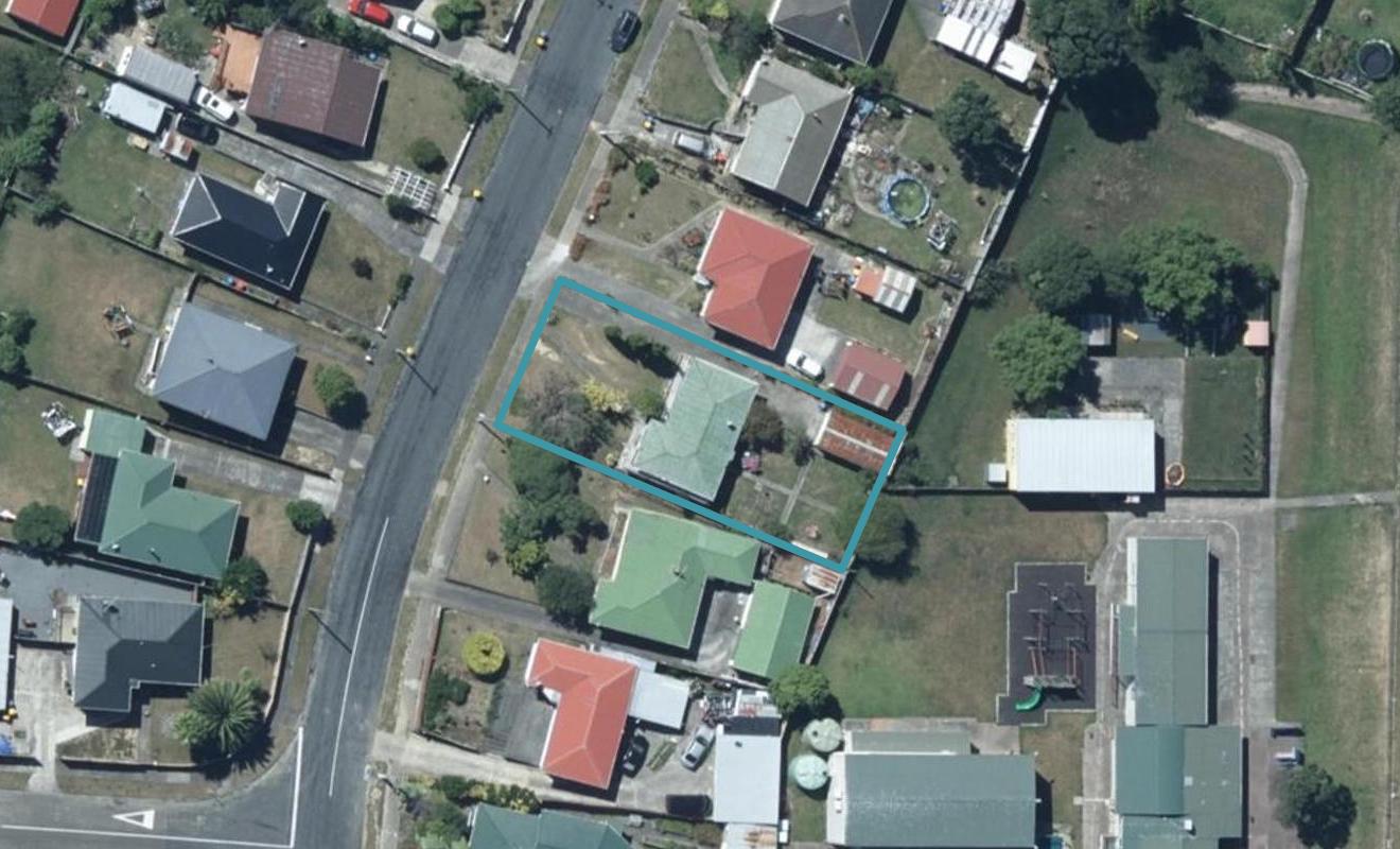 28 Fantame Street, Cannons Creek, Porirua - Carousel 1