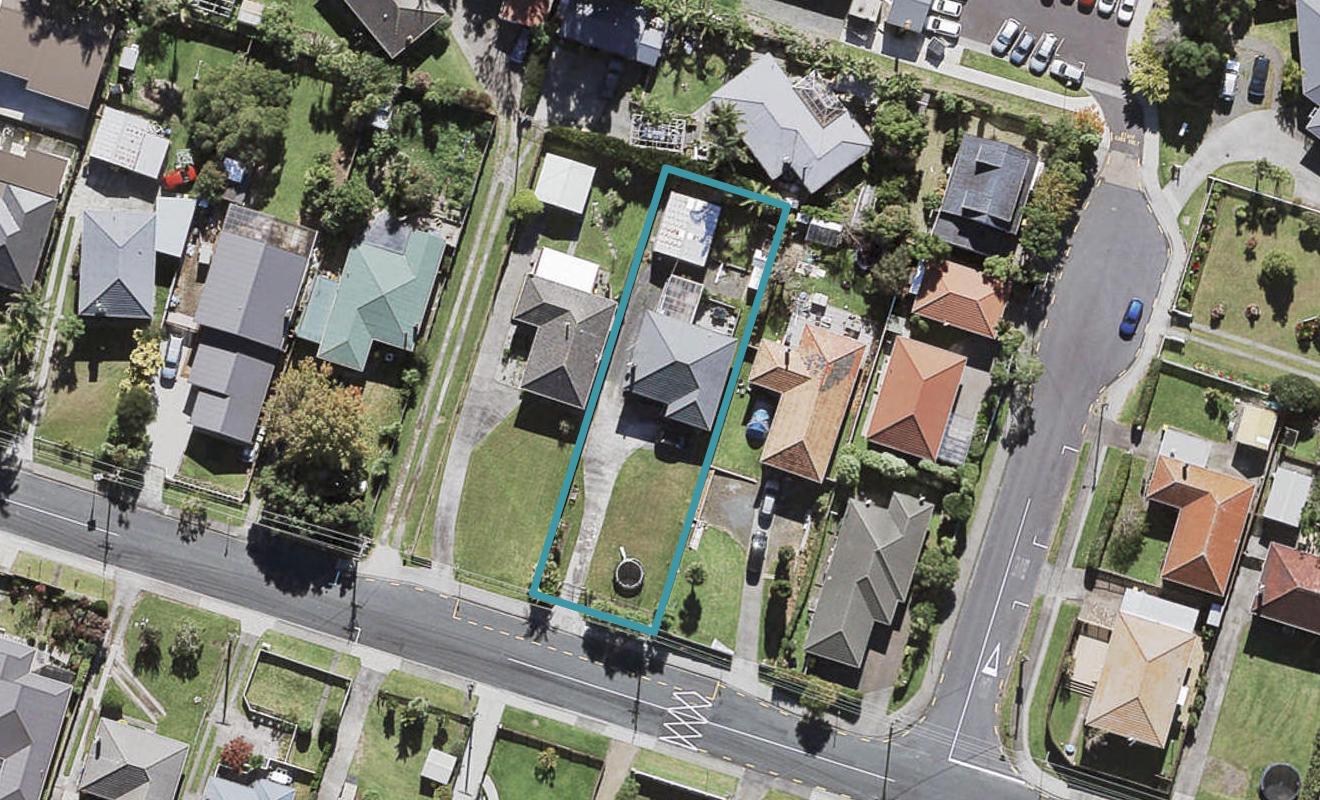 21 Strid Road, Te Atatu South, Auckland - Carousel 1