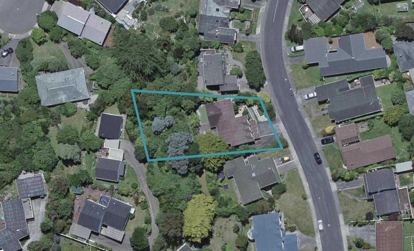 8 Caesars Place, Churton Park, Wellington - Carousel 1