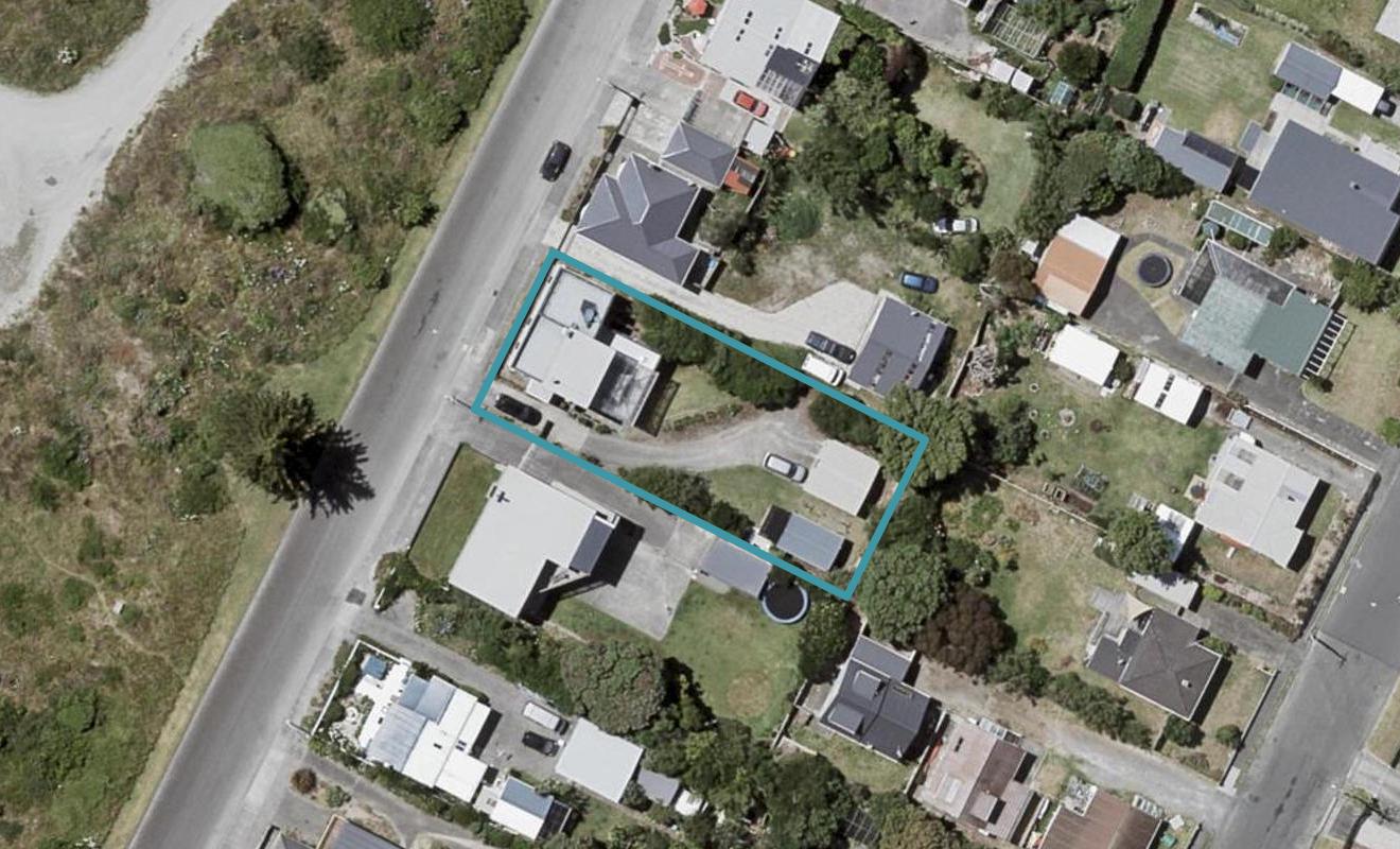 12 Marine Parade, Otaki Beach, Otaki - Carousel 1