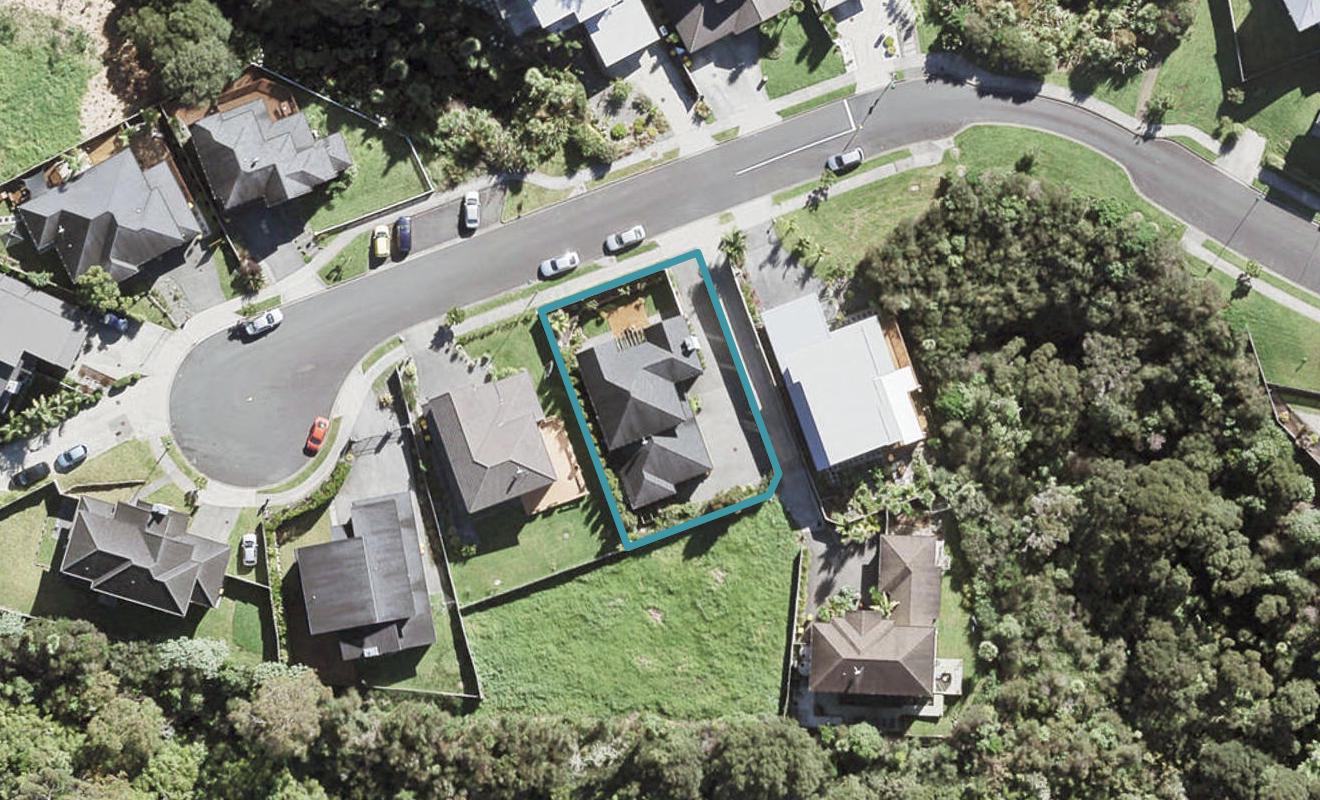 32 Borneo Drive, Fairview Heights, Auckland - Carousel 1