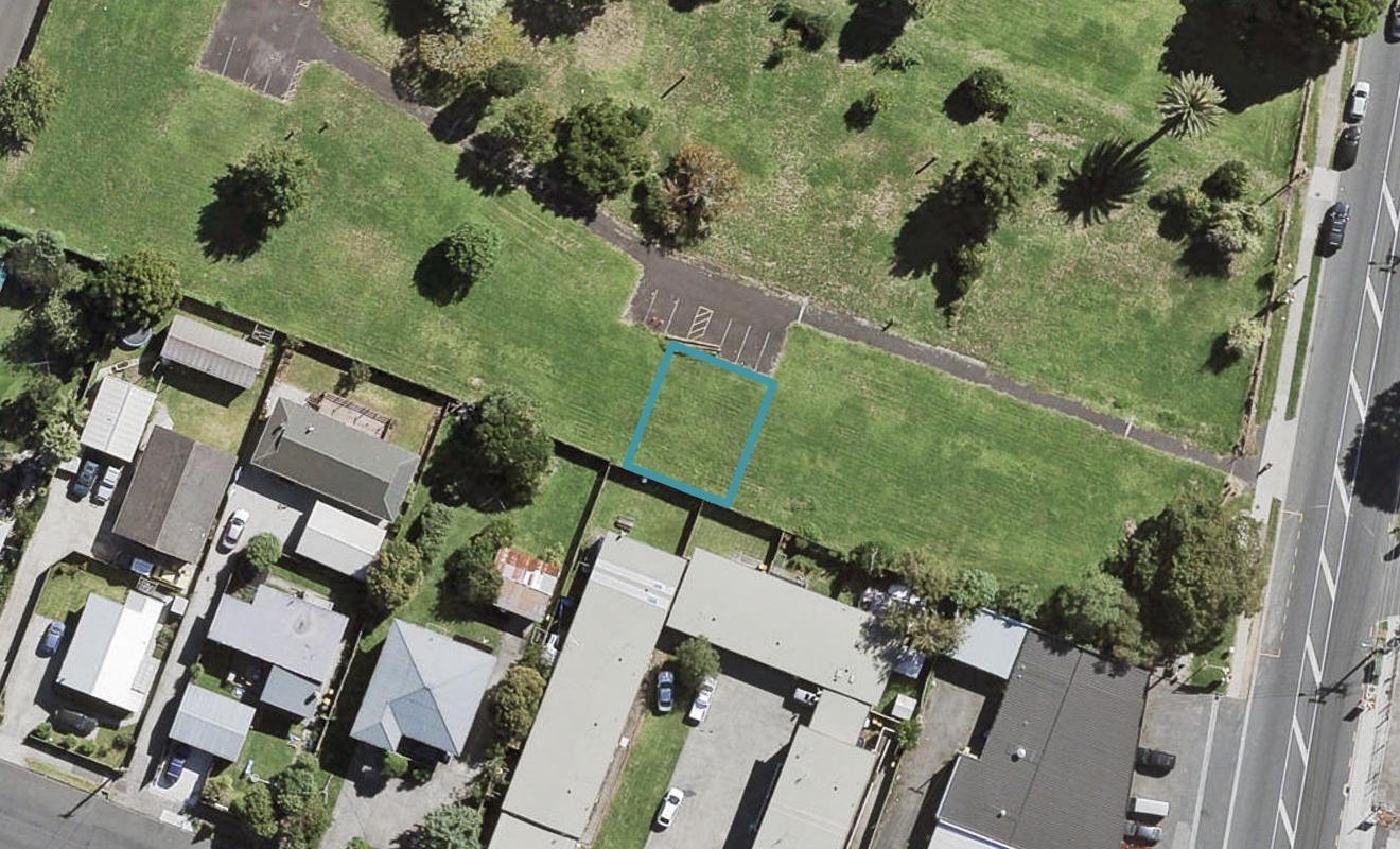10 Eileen Newey Place, Henderson, Auckland - Carousel 1