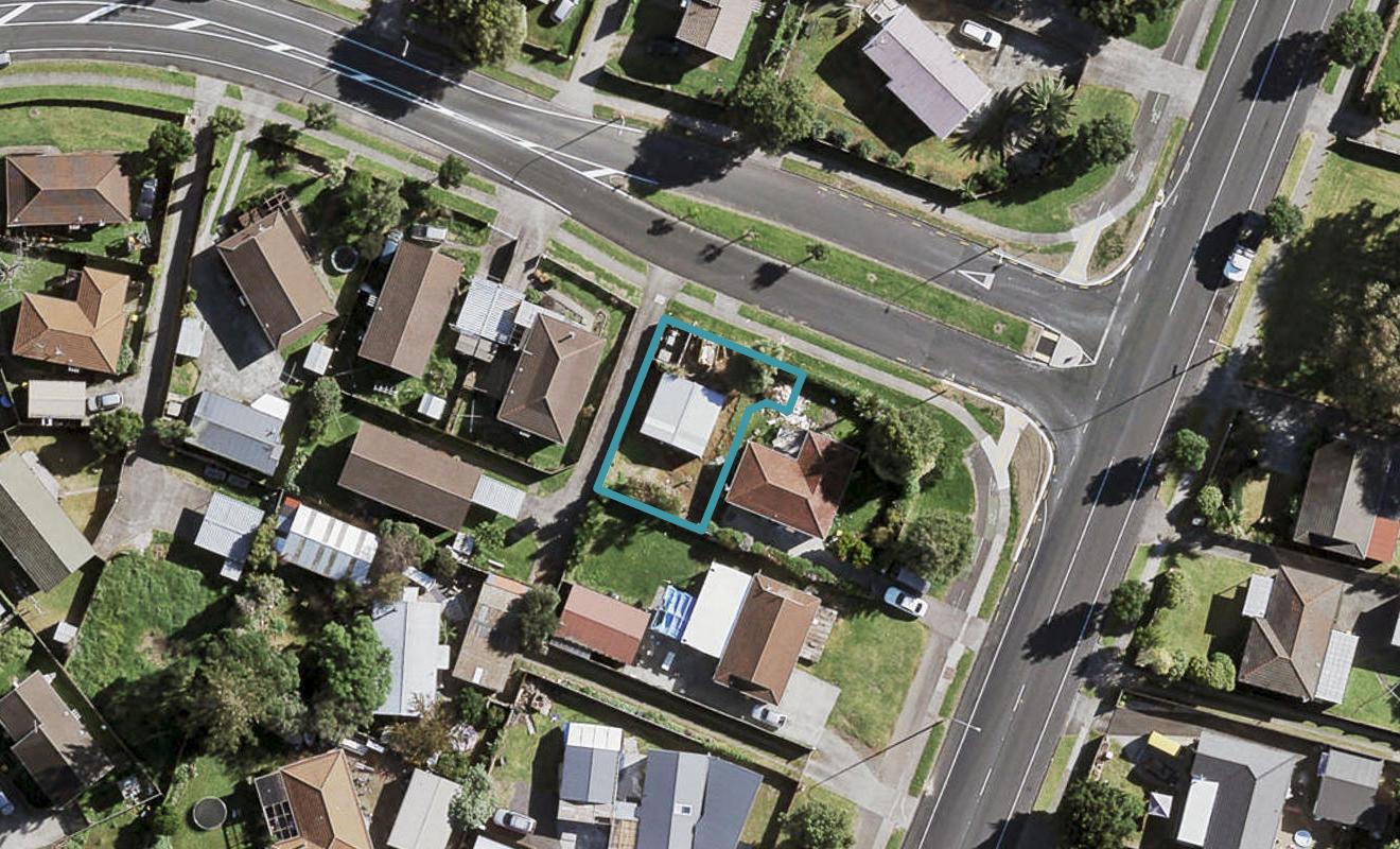 2 Etherton Drive, Weymouth, Auckland - Carousel 1