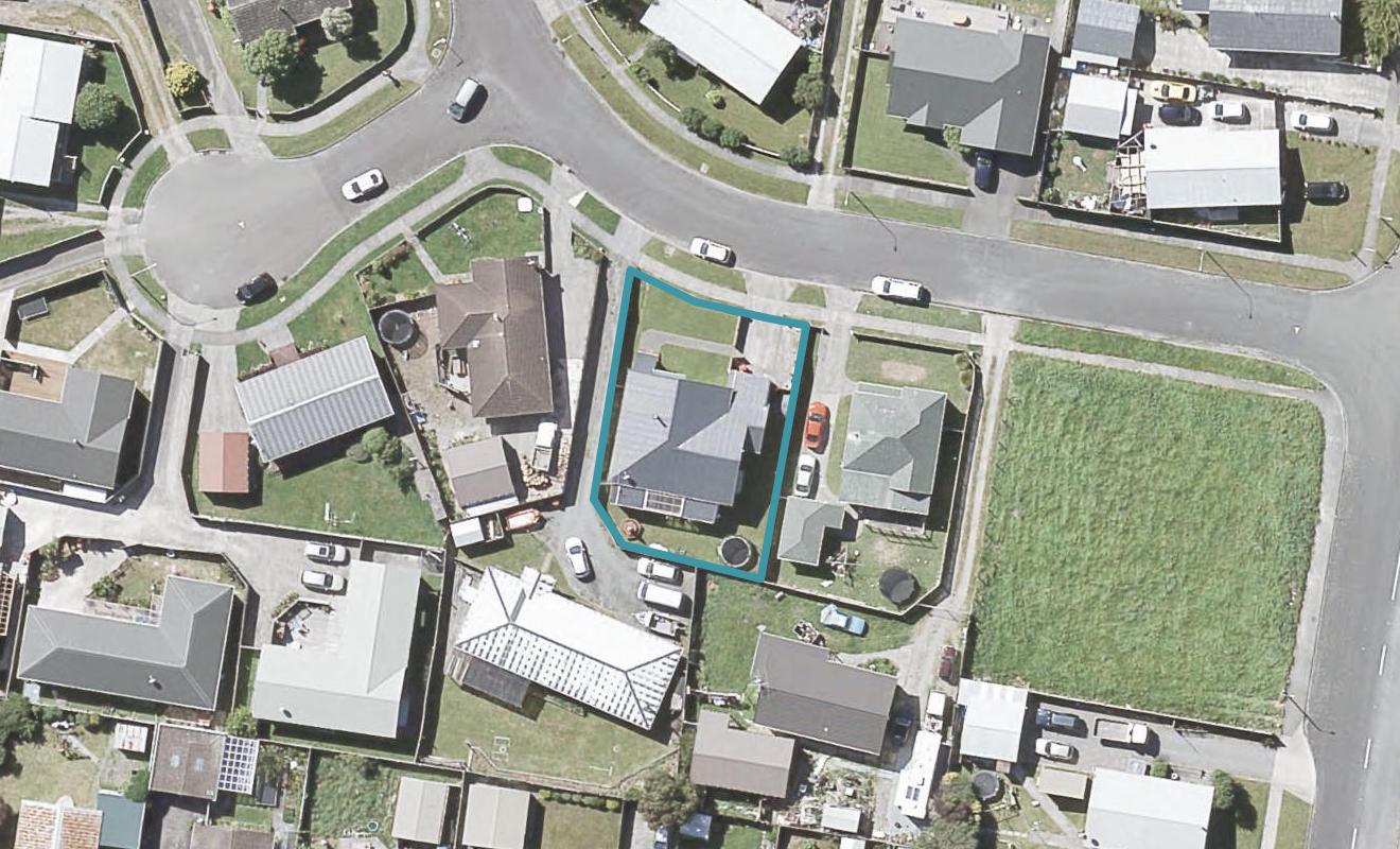 9 Grimsby Grove, Wainuiomata, Lower Hutt - Carousel 1
