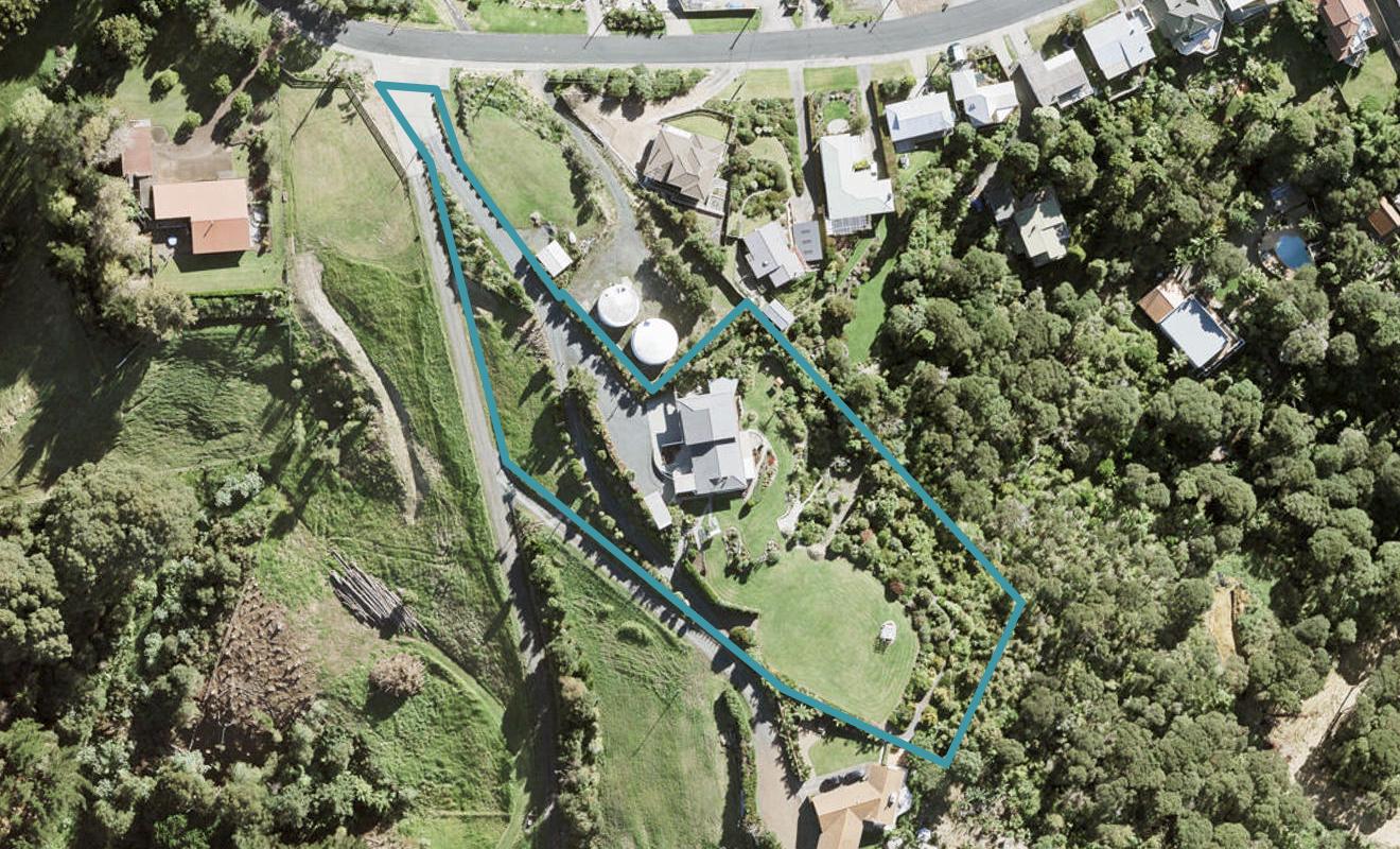 106 Wade River Road, Stanmore Bay, Whangaparaoa - Carousel 1