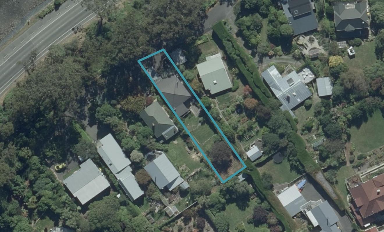 29 Marine Parade, Macandrew Bay, Dunedin - Carousel 1