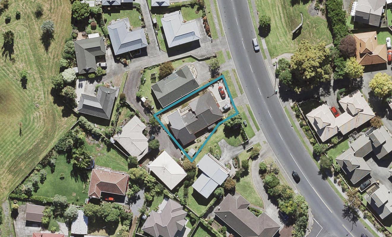 10 Central Park Drive, Te Atatu South, Auckland - Carousel 1