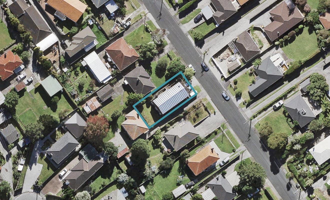 7A Ayrton Street, Te Atatu South, Auckland - Carousel 1
