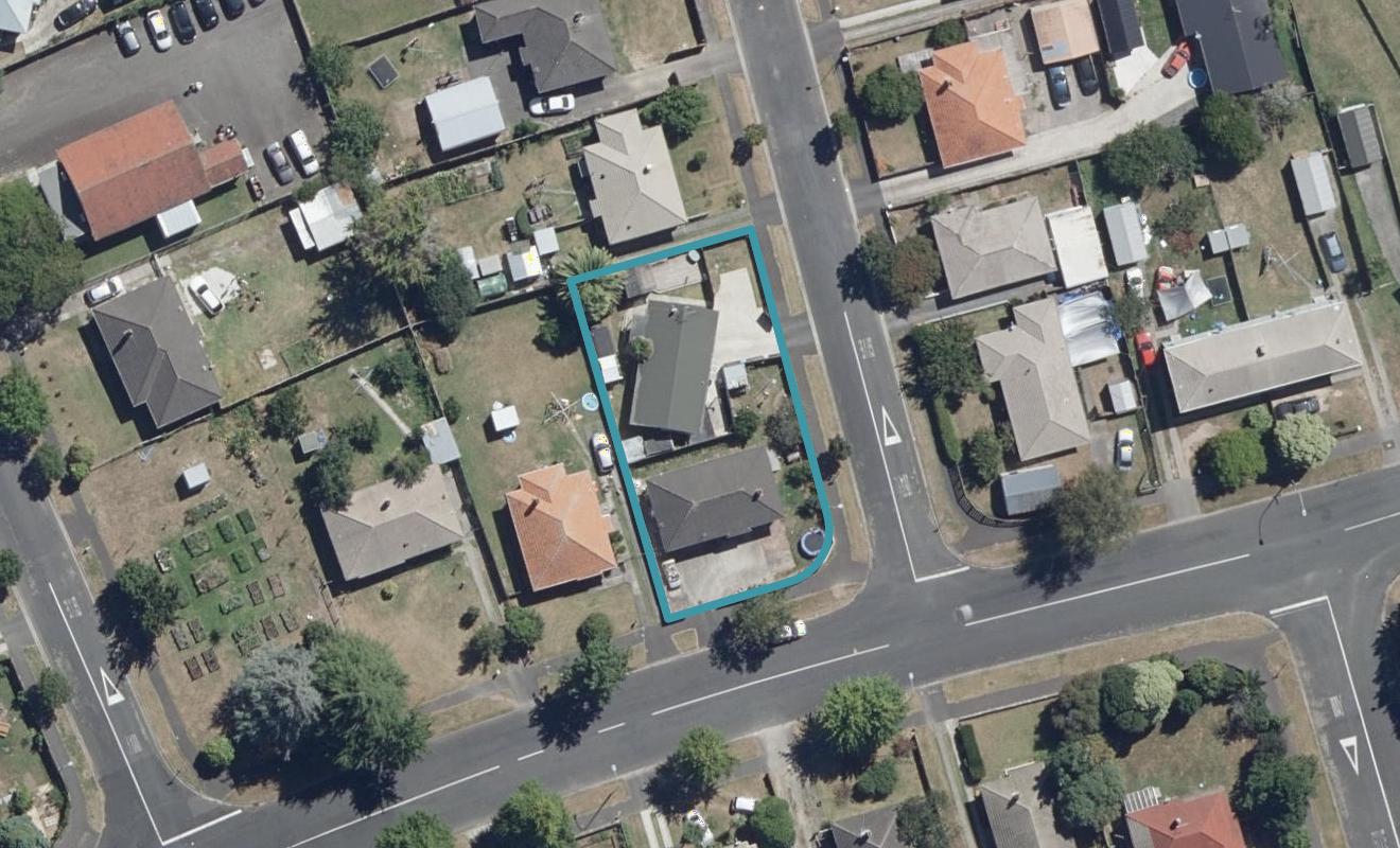 2/25 Holland Road, Fairfield, Hamilton - Carousel 1