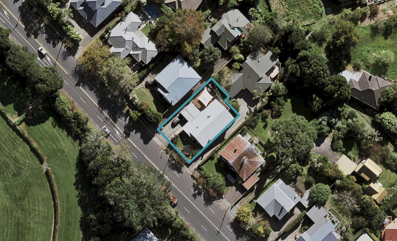 98 Ladies Mile, Remuera, Auckland - Carousel 1