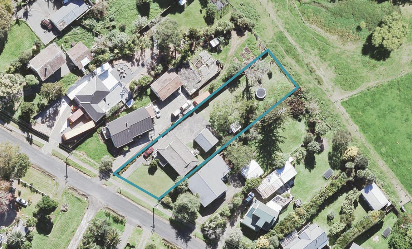 22 Grassmere Road, Henderson Valley, Auckland - Carousel 1