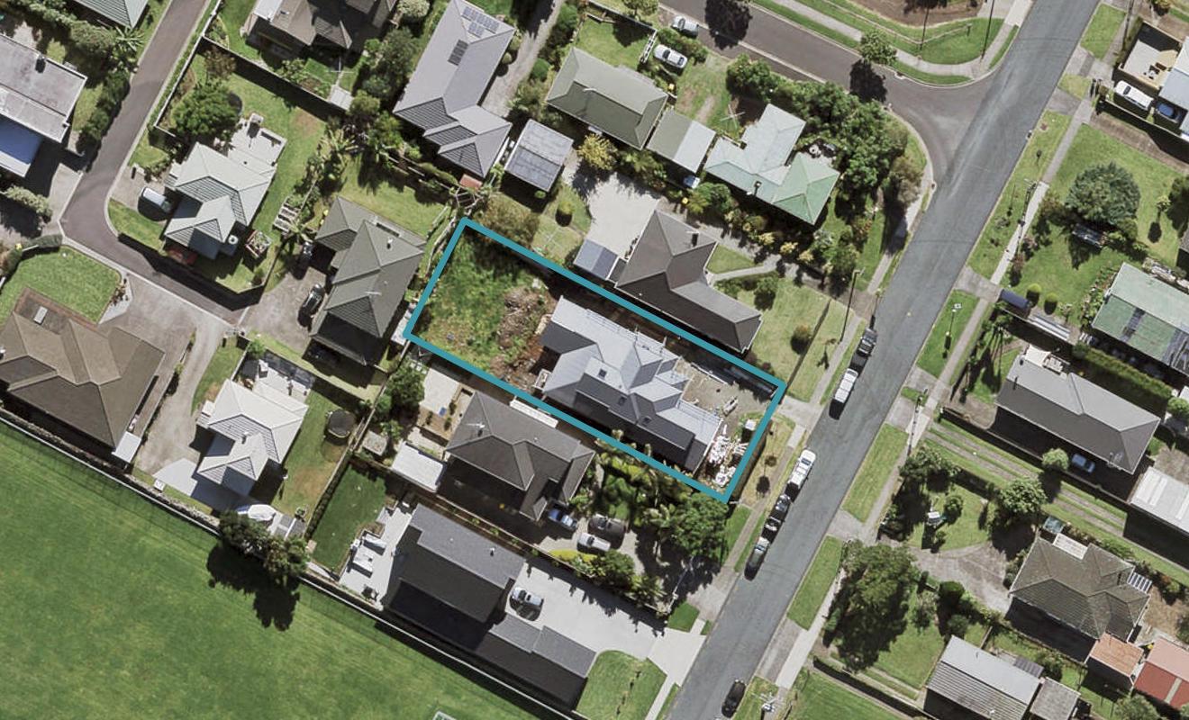 11 House Avenue, Mangere Bridge, Auckland - Carousel 1