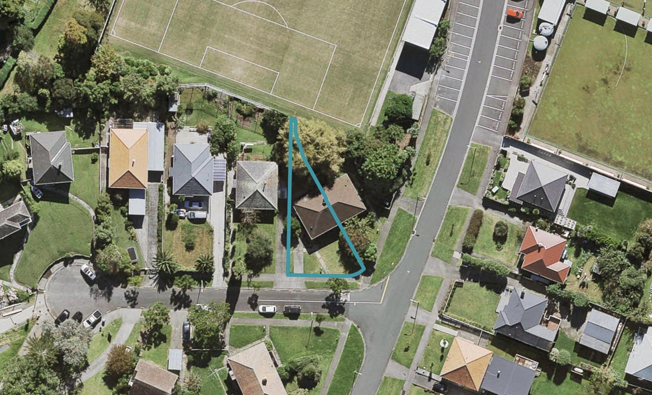 1 Freyberg Avenue, Sandringham, Auckland - Carousel 1