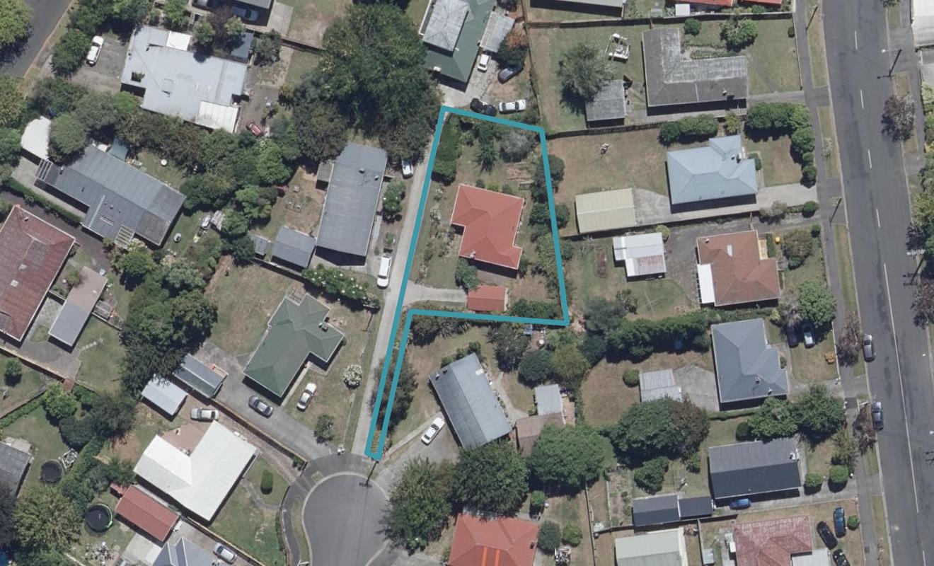 18 Panair Crescent, Hillcrest, Hamilton - Carousel 1