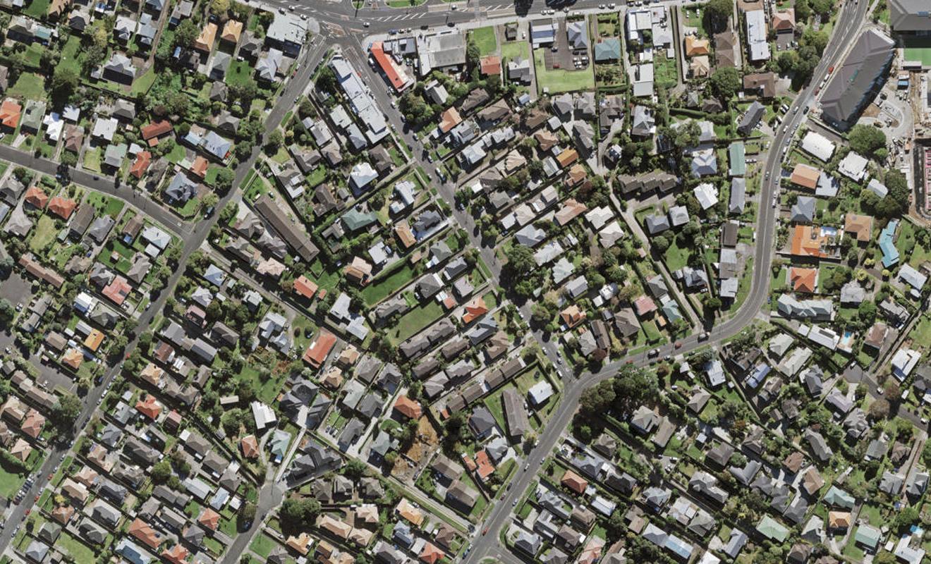 2/11 Hayr Road, Three Kings, Auckland - Carousel 1