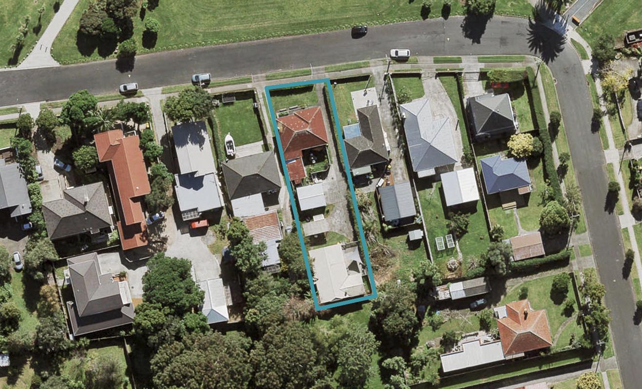 1/11 Waterfront Road, Mangere Bridge, Auckland - Carousel 1