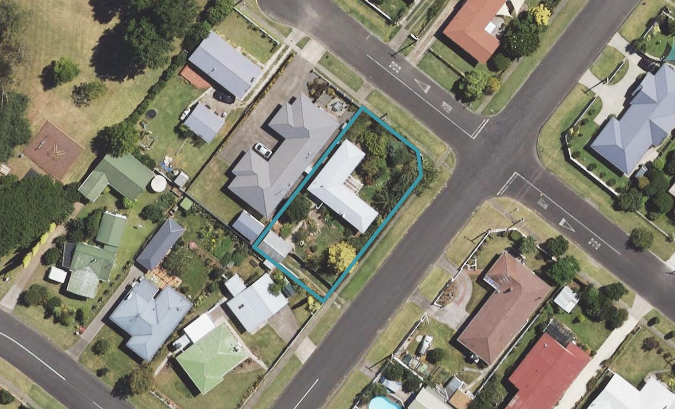 16 Leon Street, Riverdale, Gisborne - Carousel 1