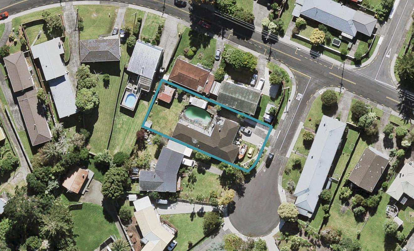3 May Avenue, Te Atatu South, Auckland - Carousel 1