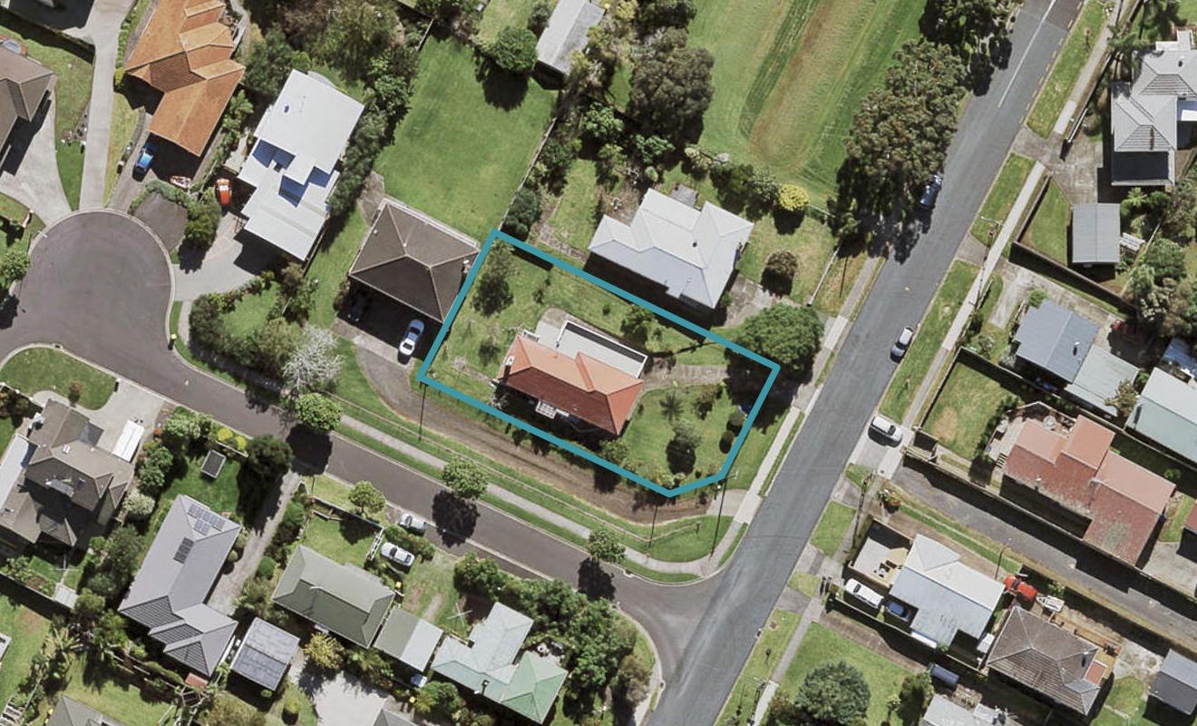 3 House Avenue, Mangere Bridge, Auckland - Carousel 1