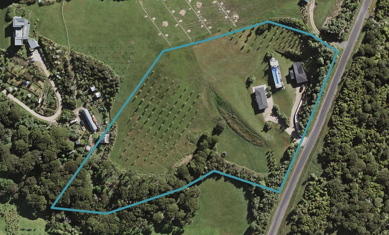29 Walter Frank Drive, Waiheke Island, Waiheke Island - Carousel 1