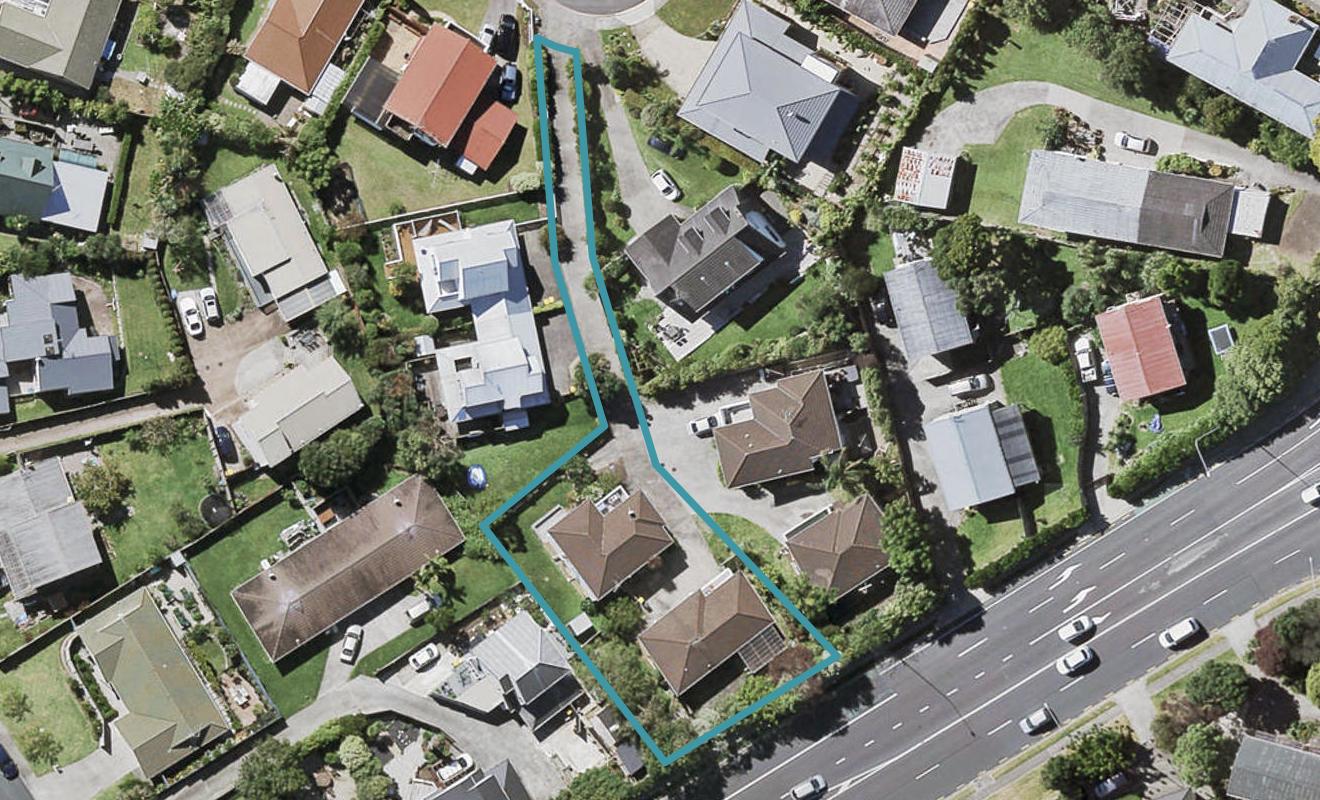 2/9 Delisle Place, Windsor Park, Auckland - Carousel 1