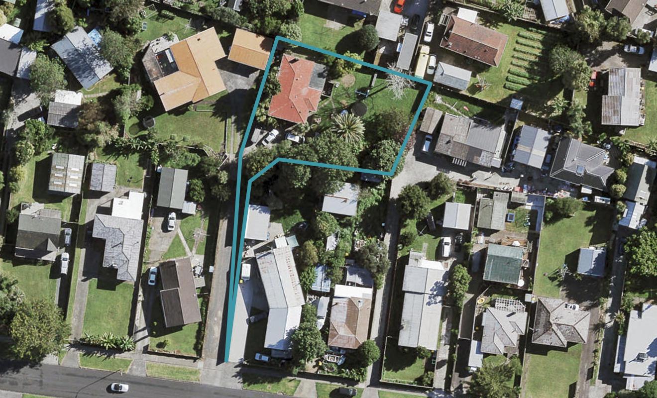 18 Blanes Road, Weymouth, Auckland - Carousel 1