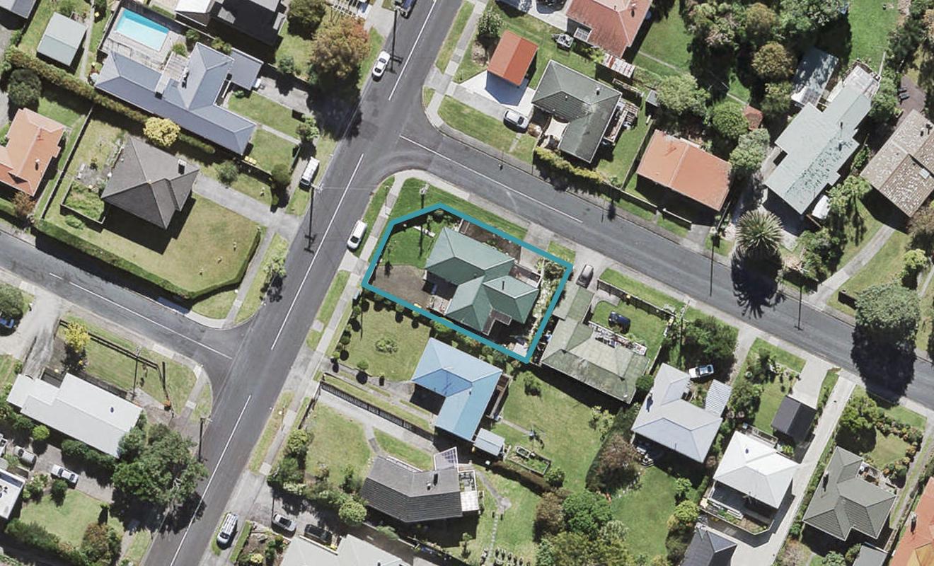 79 Tirimoana Road, Te Atatu South, Auckland - Carousel 1