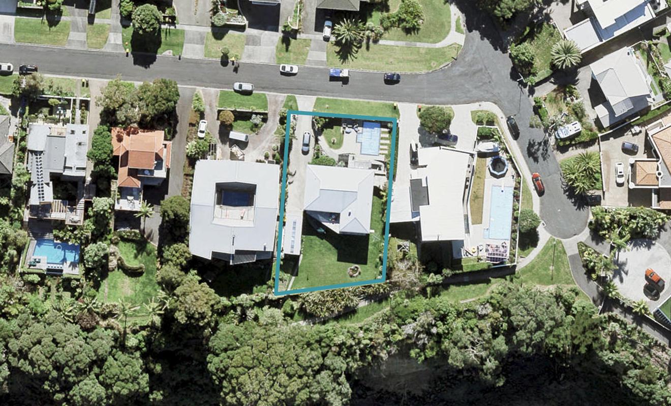 17 Clifton Road, Browns Bay, Auckland - Carousel 1