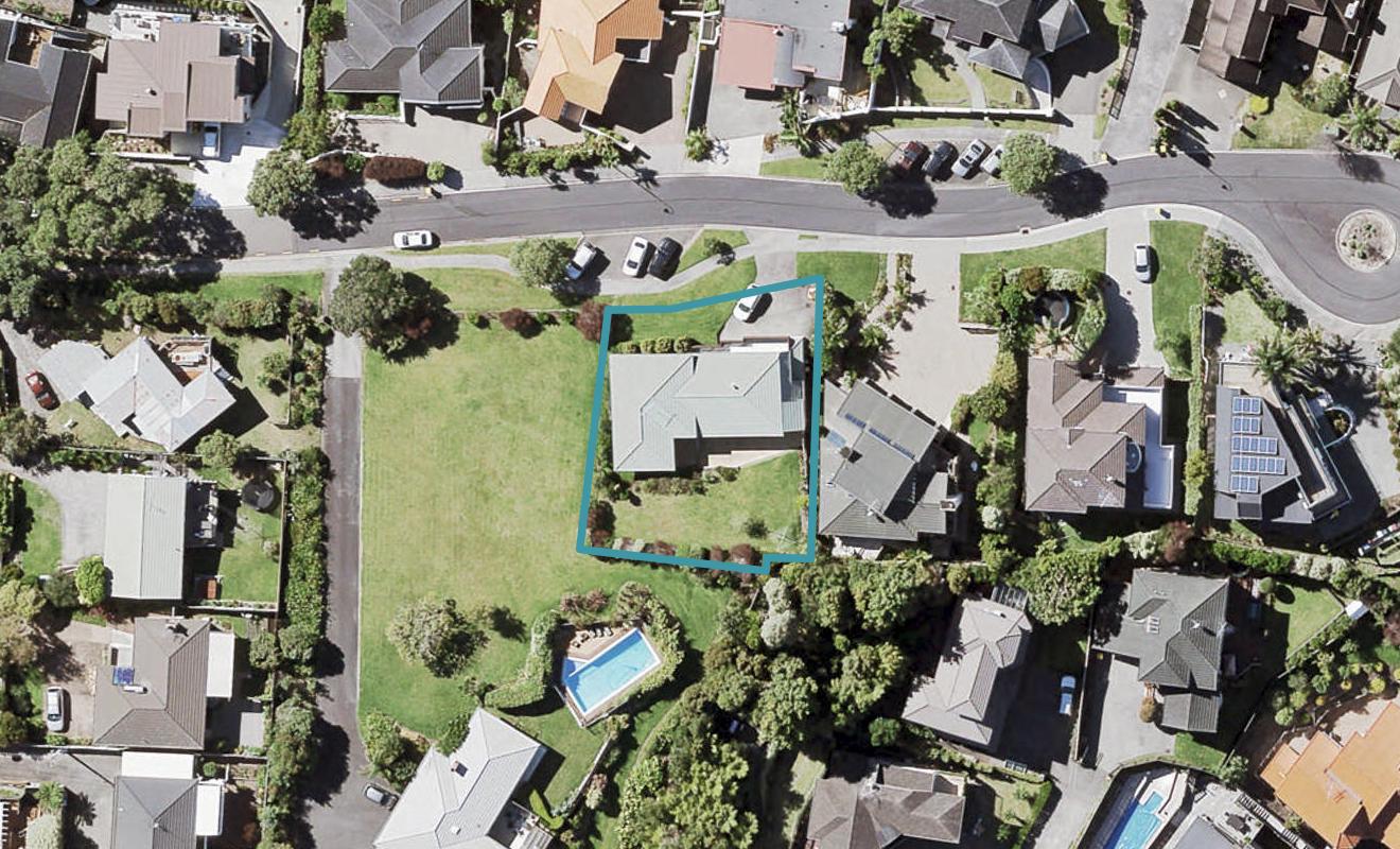 7 St Clair Place, Browns Bay, Auckland - Carousel 1