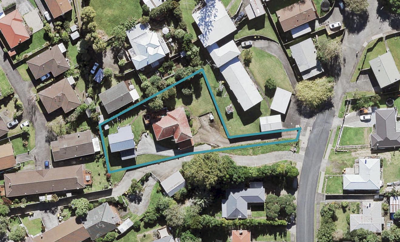 34 Trojan Crescent, New Lynn, Auckland - Carousel 1