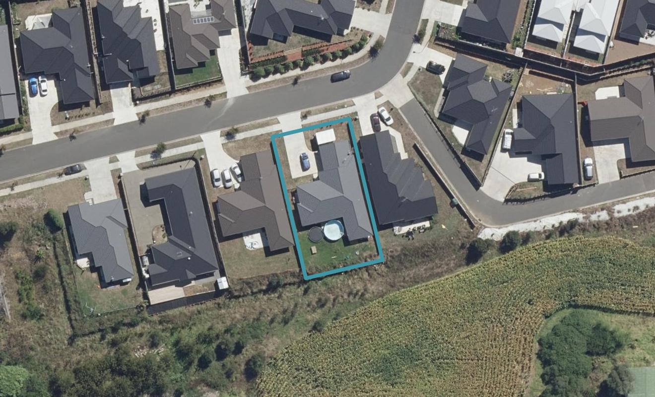 24 Blackwood Crescent, Glenview, Hamilton - Carousel 1