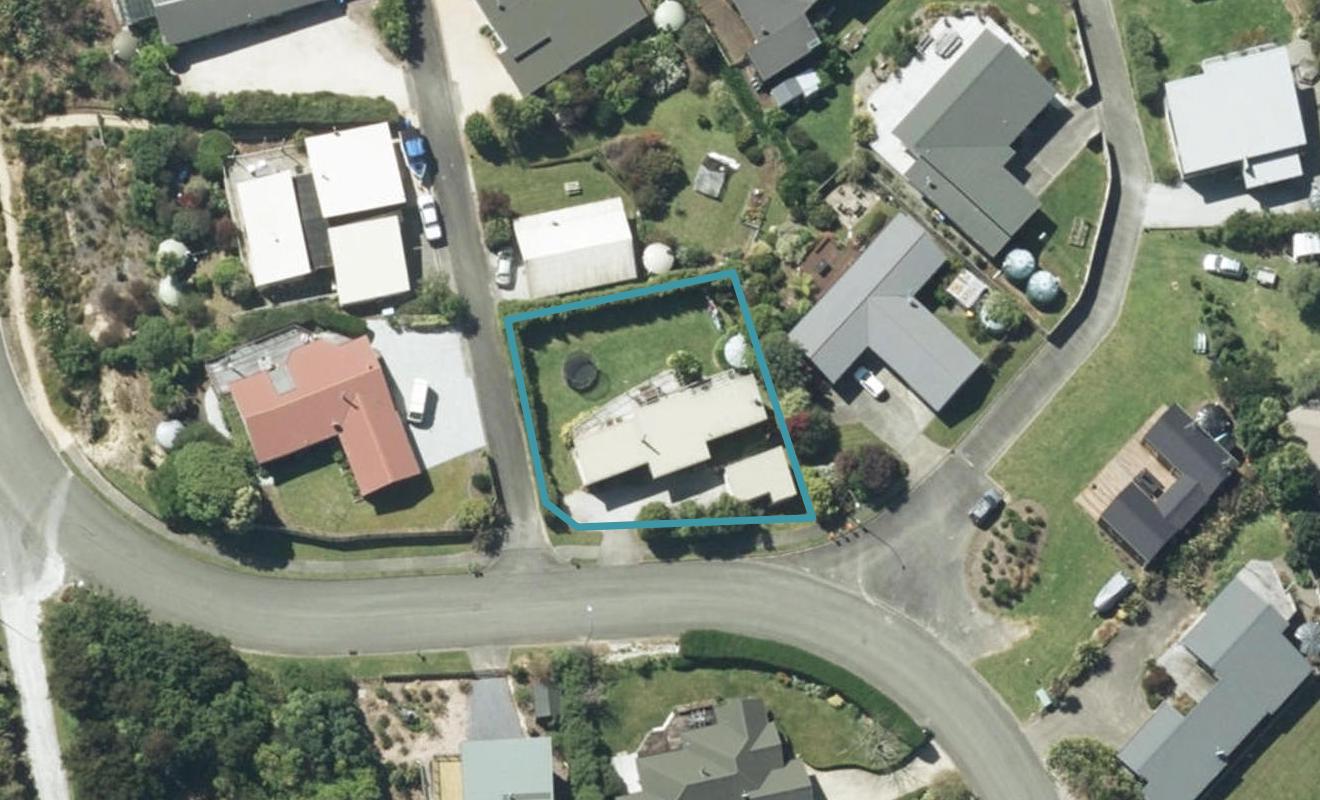 21 Nyhane Drive, Tata Beach - Carousel 1