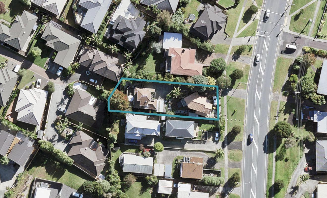 1/864 East Coast Road, Northcross, Auckland - Carousel 1