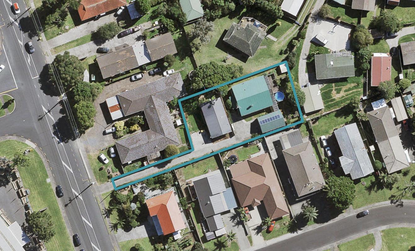 1/215A Swanson Road, Henderson, Auckland - Carousel 1