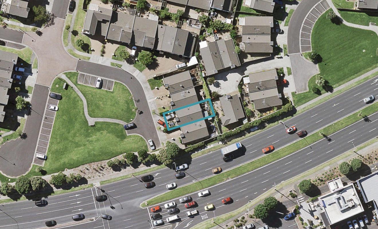 16 Nagle Place, Golflands, Auckland - Carousel 1