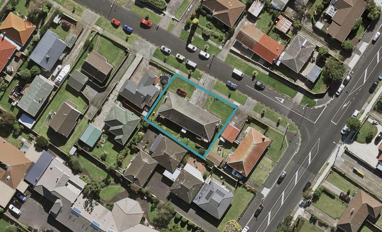 2/4 Kingswood Road, Papatoetoe, Auckland - Carousel 1
