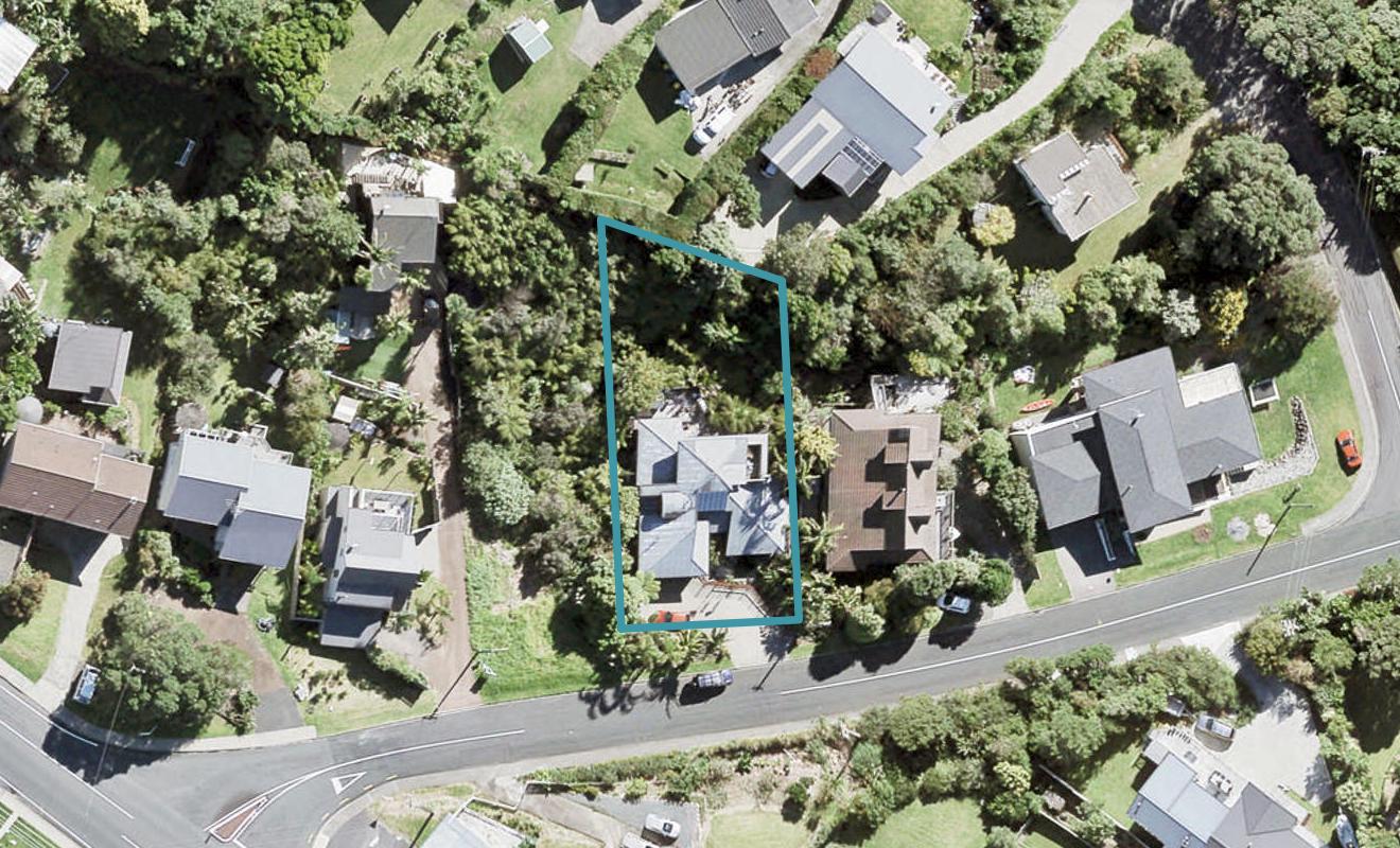 10 Cooper Road, Stanmore Bay, Whangaparaoa - Carousel 1