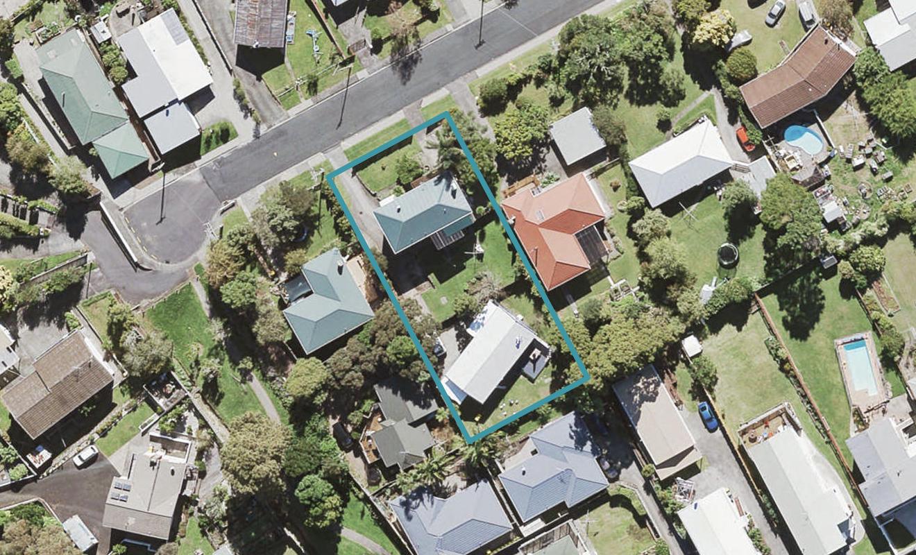 30 Barron Drive, Green Bay, Auckland - Carousel 1