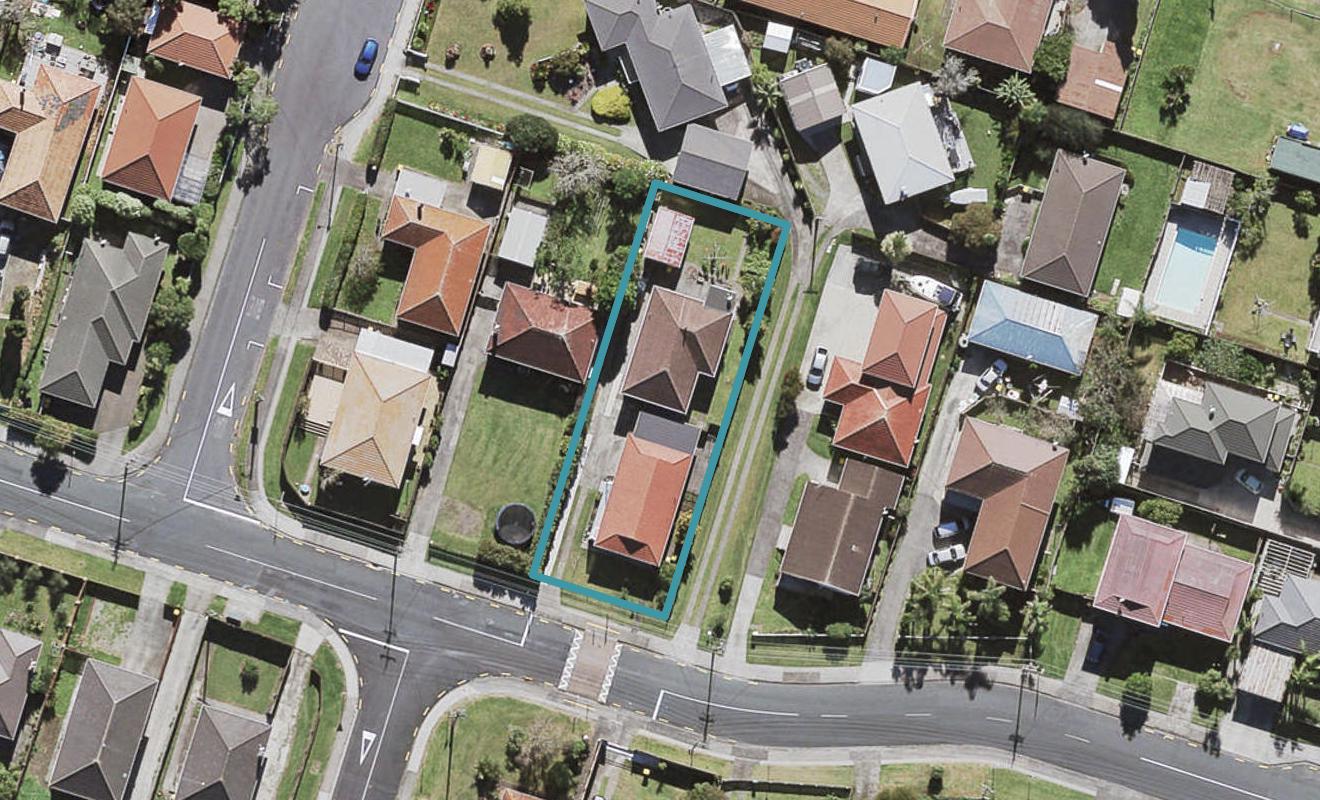 11 Strid Road, Te Atatu South, Auckland - Carousel 1