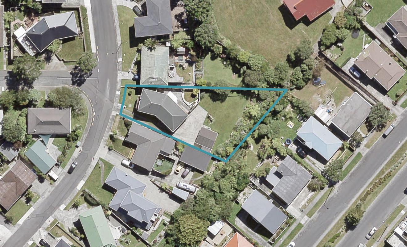 10 Timaru Grove, Kelson, Lower Hutt - Carousel 1