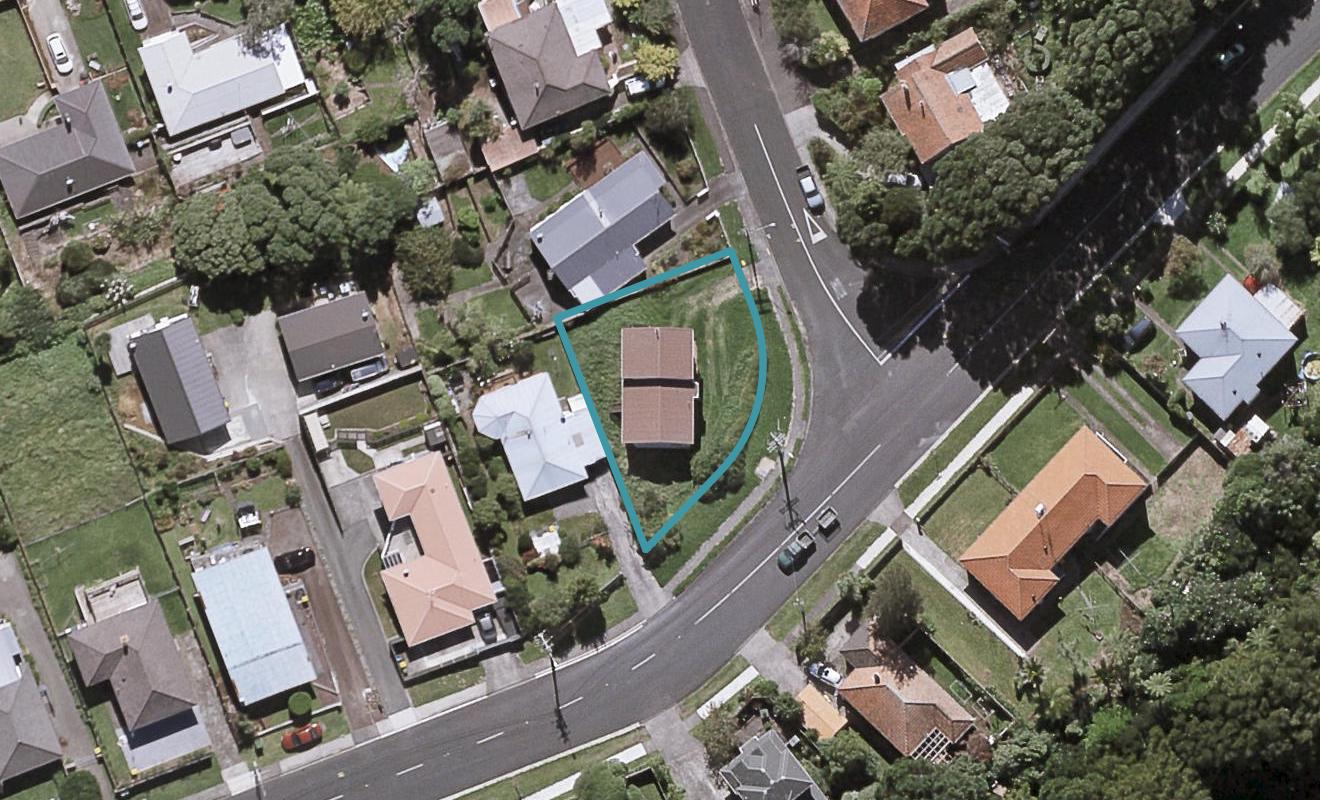 124 Glenpark Avenue, Frankleigh Park, New Plymouth - Carousel 1