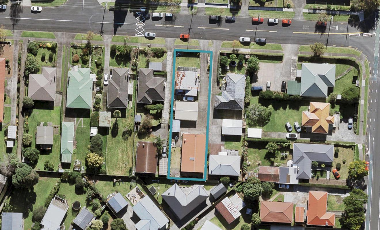 1/4 Yeovil Road, Te Atatu Peninsula, Auckland - Carousel 1