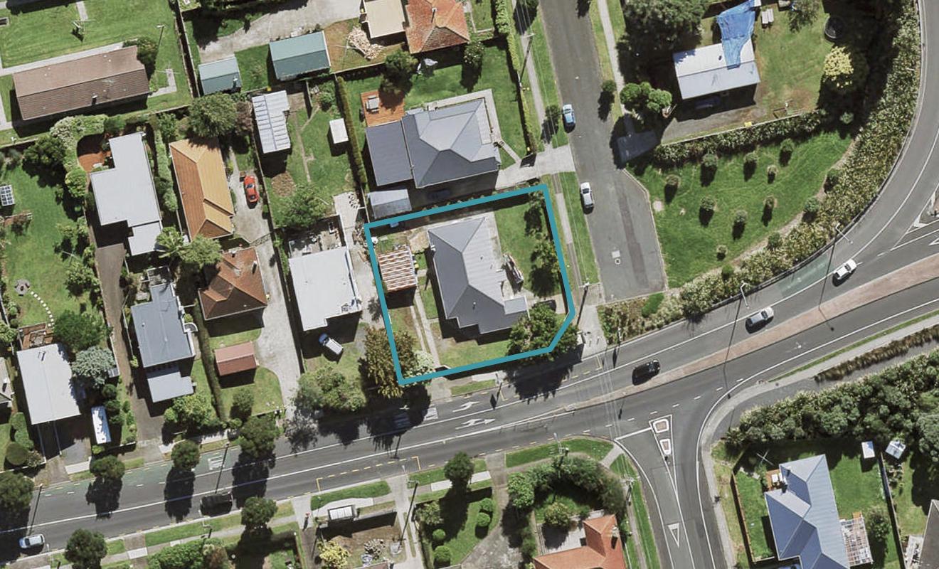 17 Rimu Road, Mangere Bridge, Auckland - Carousel 1