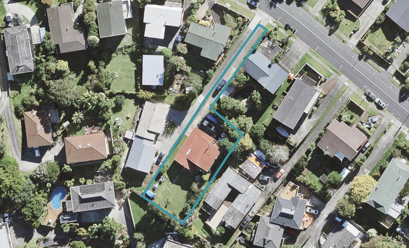 70 Sartors Avenue, Browns Bay, Auckland - Carousel 1