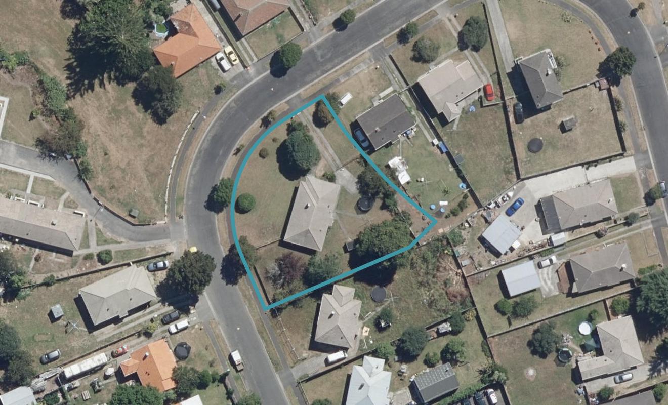 18 Ross Crescent, Fairfield, Hamilton - Carousel 1